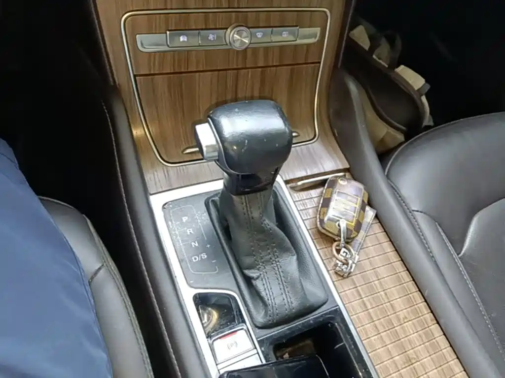 Roewe RX8 2020 2019 30T Intelligent Internet 2WD Flagship Edition