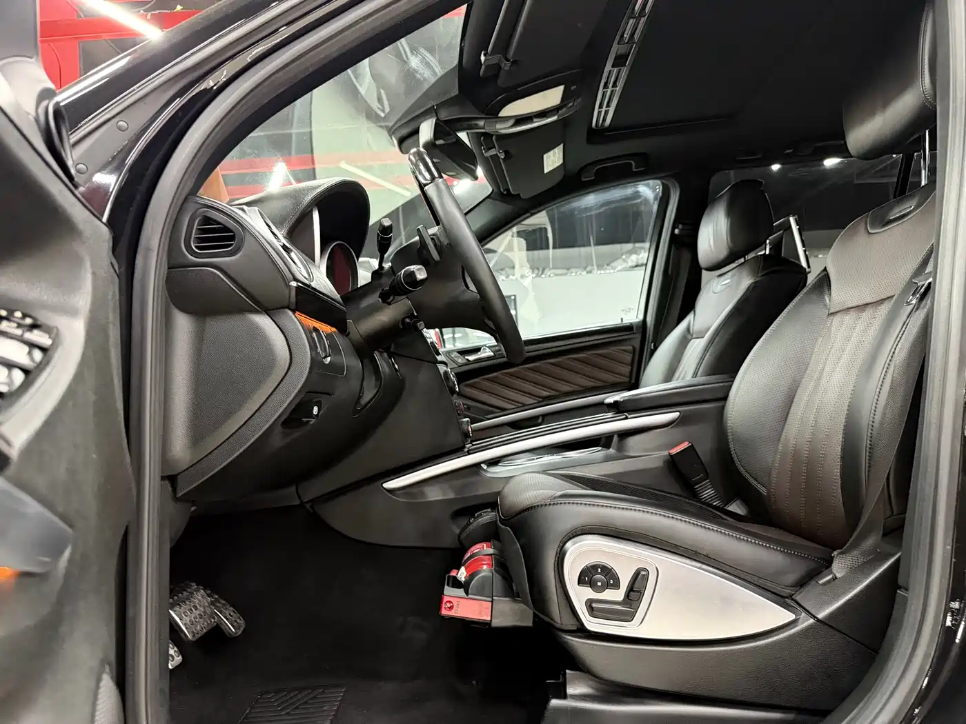 Mercedes-Benz GL-Class 2011 GL 450 Prestige Grand Edition фото 15