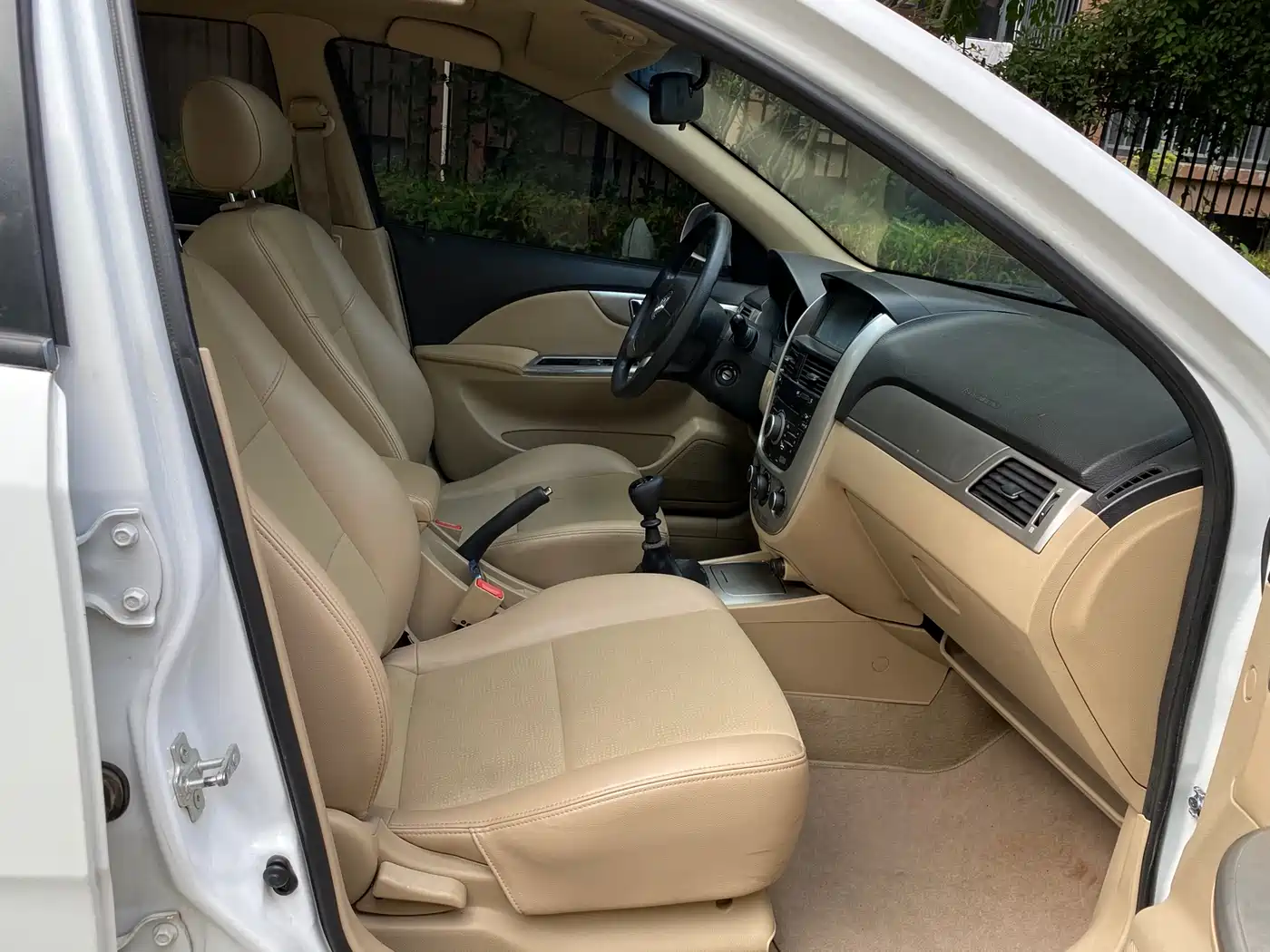 Buick Excelle 2013 1.5L Manual Classic Edition фото 14