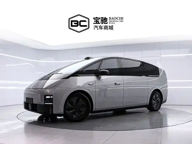 Li Auto MEGA Ultra