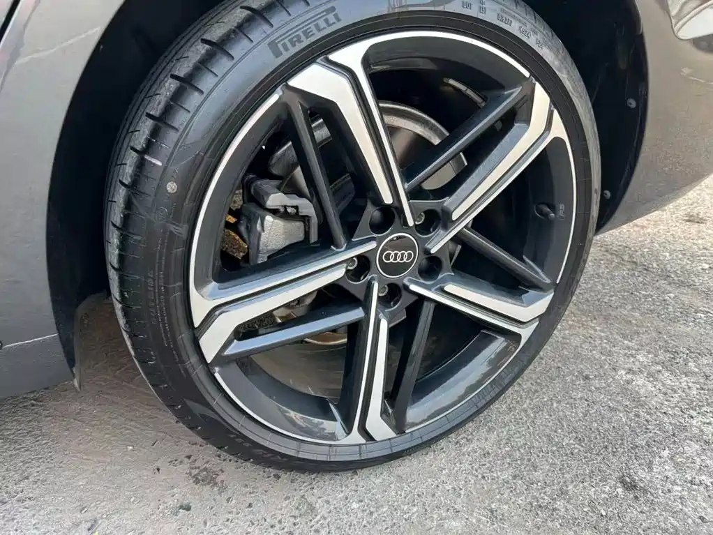 Audi A4L 2025 2025 2 Million Celebration Edition 40 TFSI Luxury Dynamic