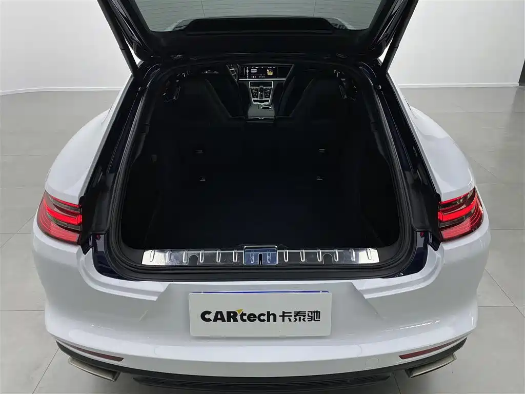 Porsche Panamera 2019 Panamera 4 Executive Long Wheelbase 2.9T фото 28