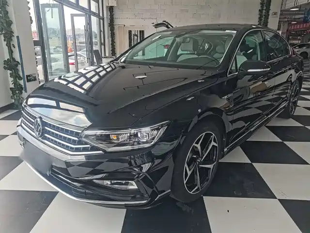Volkswagen Magotan 200 2-Millionth Edition, 330TSI DSG, Люкс