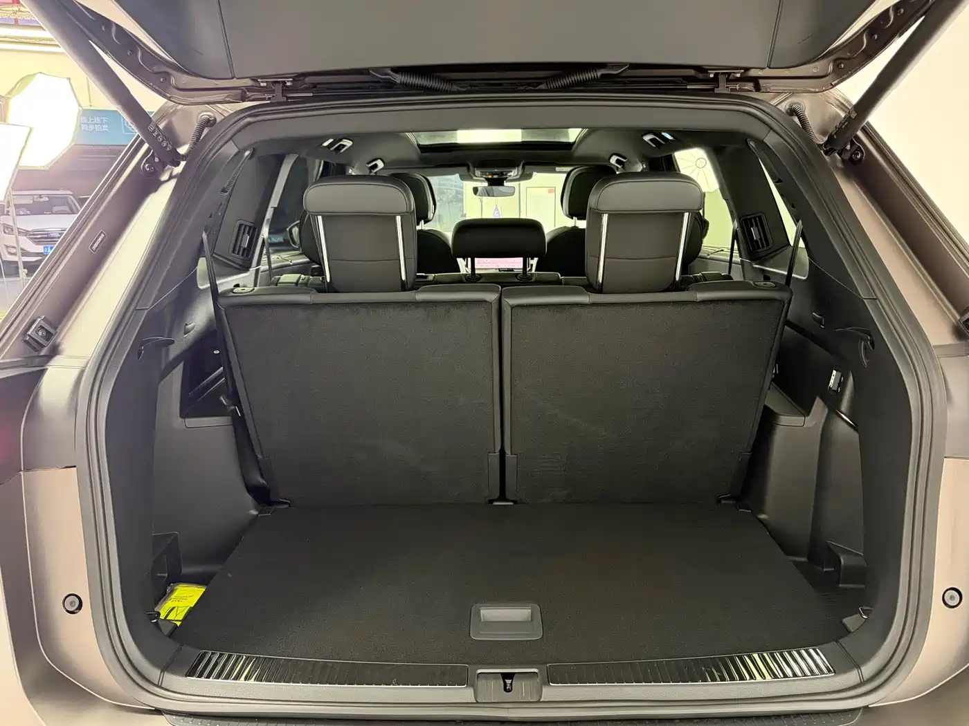 Volkswagen Teramont 2025 Teramont Pro 450TSI 4WD Summit Edition фото 13