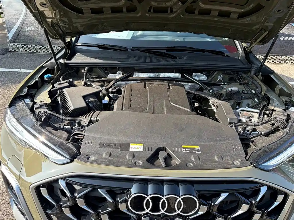 Photo 6 - Audi Q5L