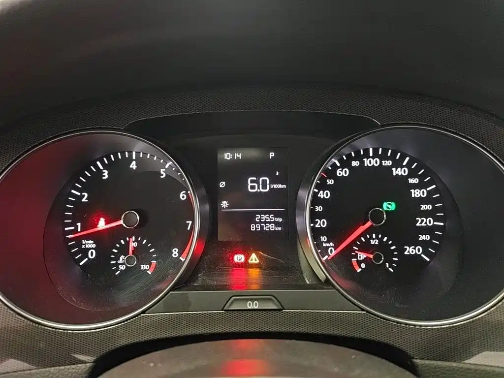Volkswagen Golf Sportsvan 2016 1.6L Automatic Comfort фото 12