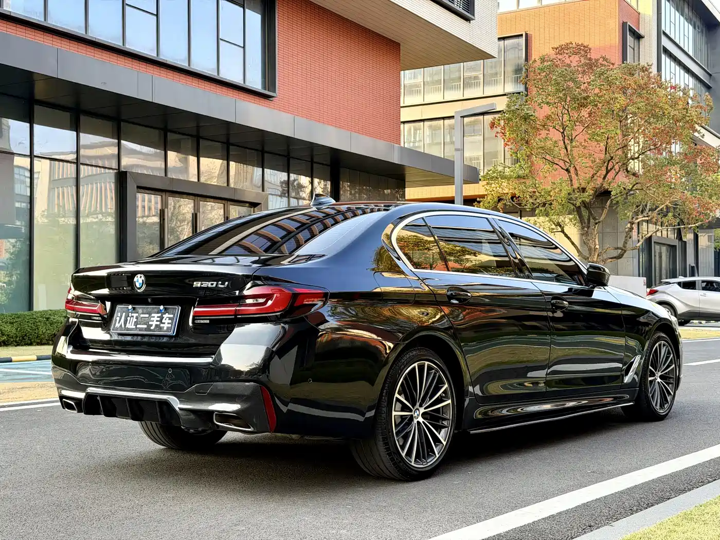 BMW 5 Series 2022 Facelift 530Li Leading M Sport Package фото 14