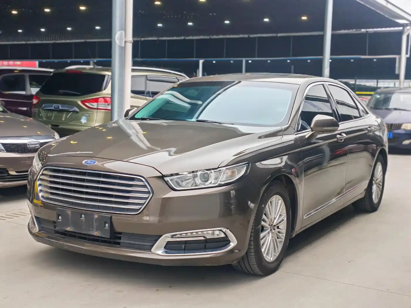 FORD TAURUS