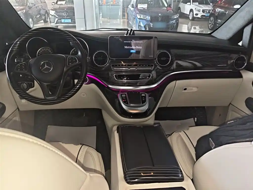 Mercedes-Benz V-Class 2021 V 260 Pilot Edition фото 10