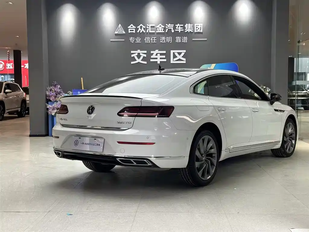 Volkswagen FAW-Volkswagen CC 2023 380TSI Eye-catching Edition фото 4