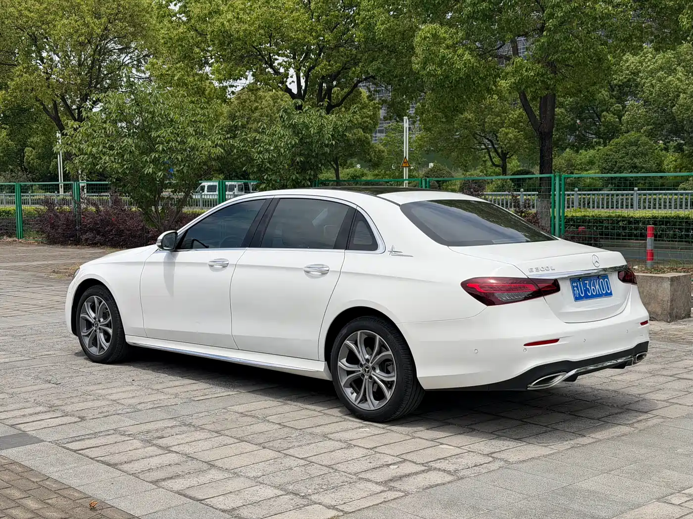 Mercedes-Benz E-Class 2023 E 300 L Sport Fashion фото 15