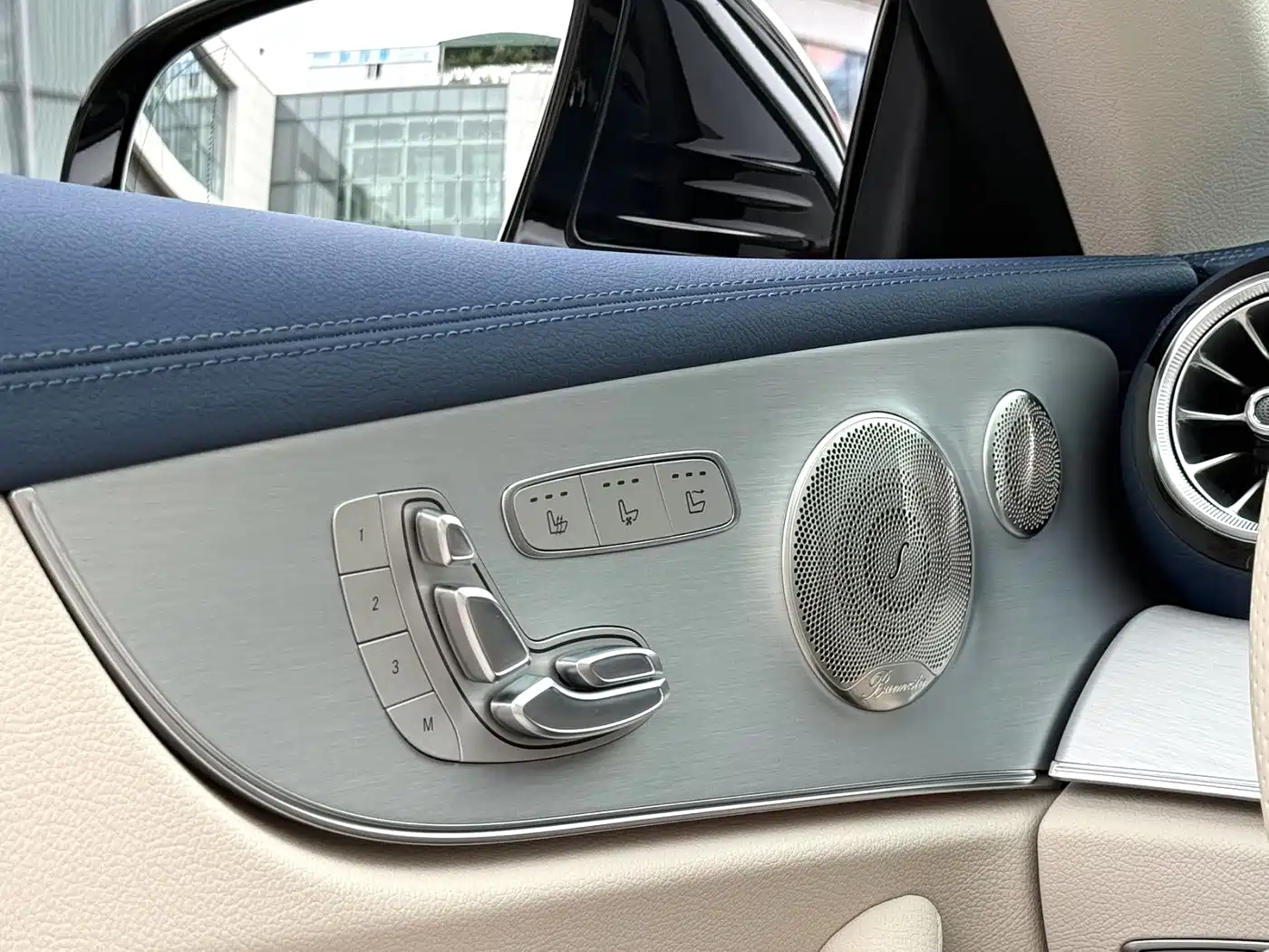 Mercedes-Benz E-Class (Import) 2023 E 260 Convertible Coupe фото 6