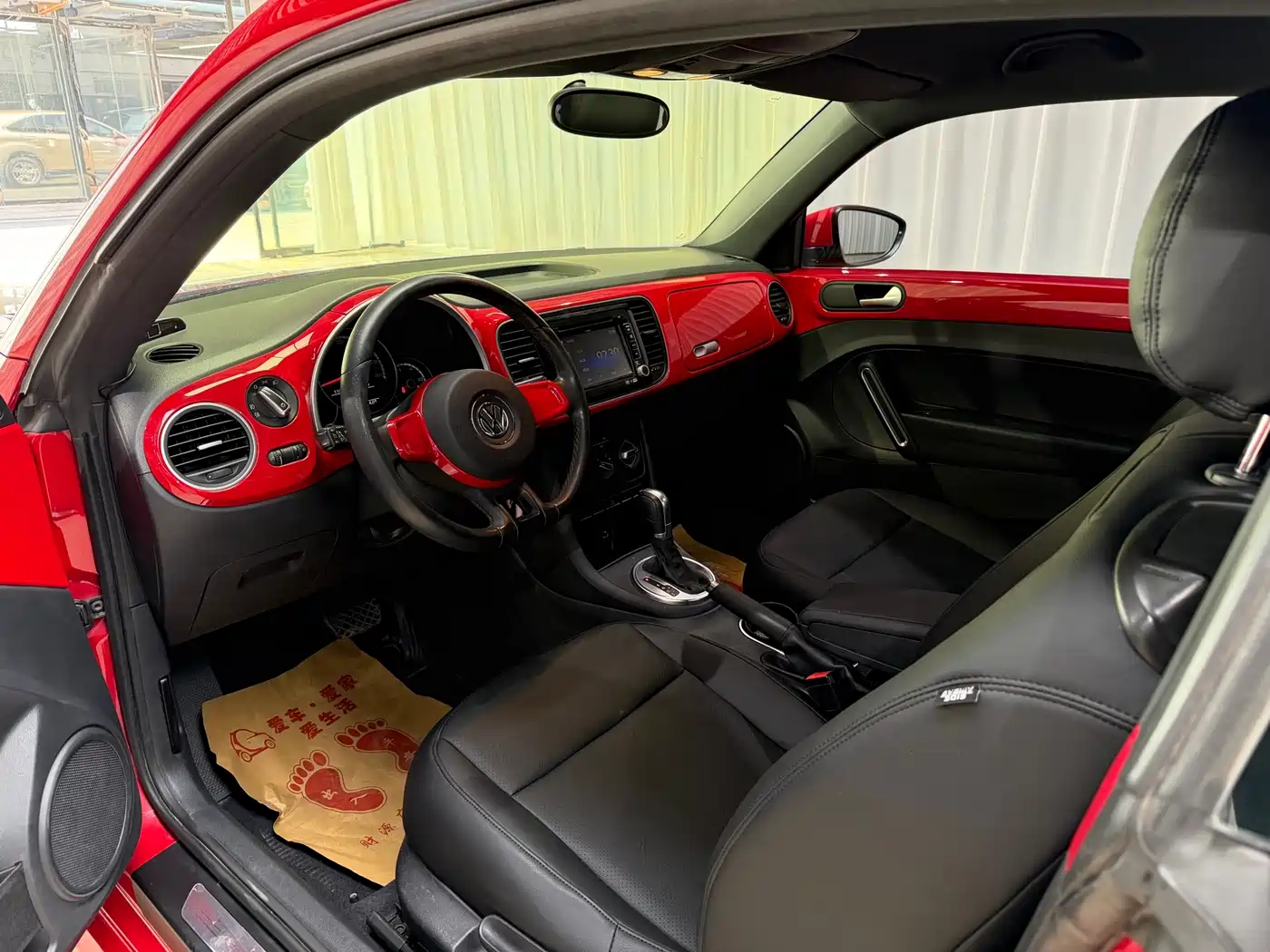 Volkswagen Beetle 2015 180TSI фото 14
