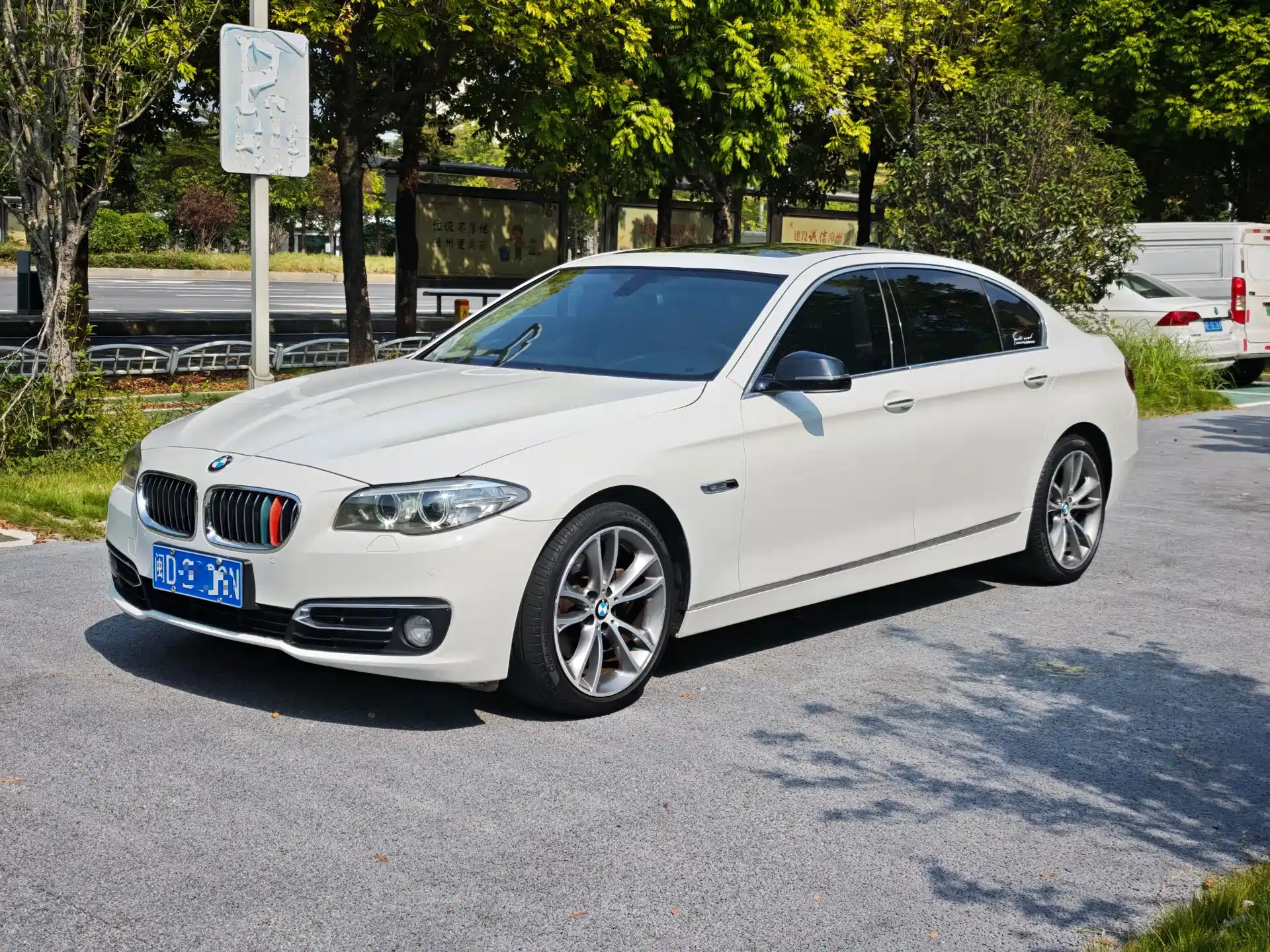 صورة 2 - BMW 5 Series