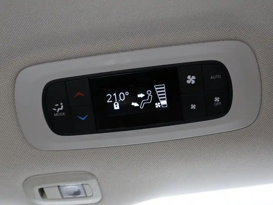 Chrysler Grand Voyager (Import) 2019 2017 3.6L Premium Edition