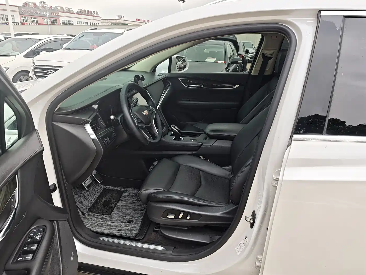 Фото 4 - Cadillac XT5