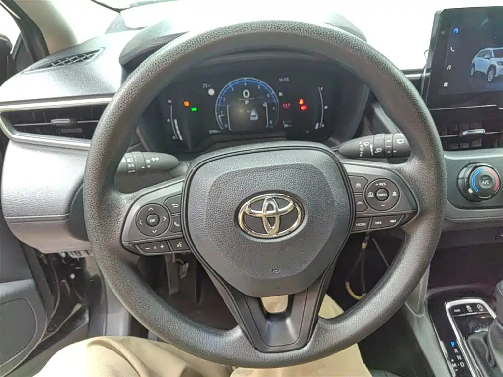 Toyota Corolla Cross 2023 2.0L Pioneer Edition фото 11