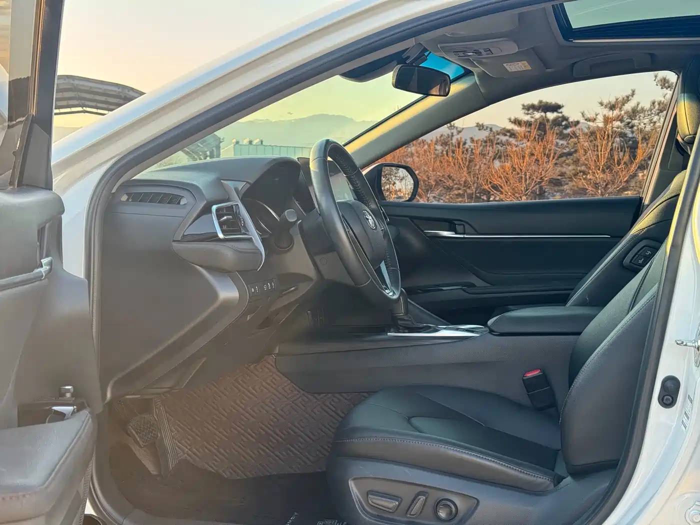 Toyota Camry 2021 2.0G Luxury Edition фото 6