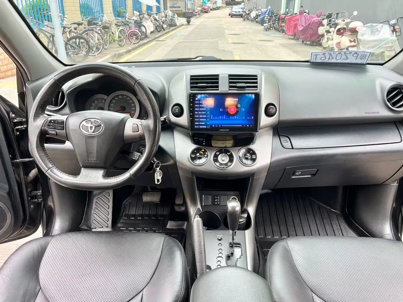 Toyota RAV4 Rongfang 2011 2.4L Automatic 4WD Ultimate Navigation Edition фото 10