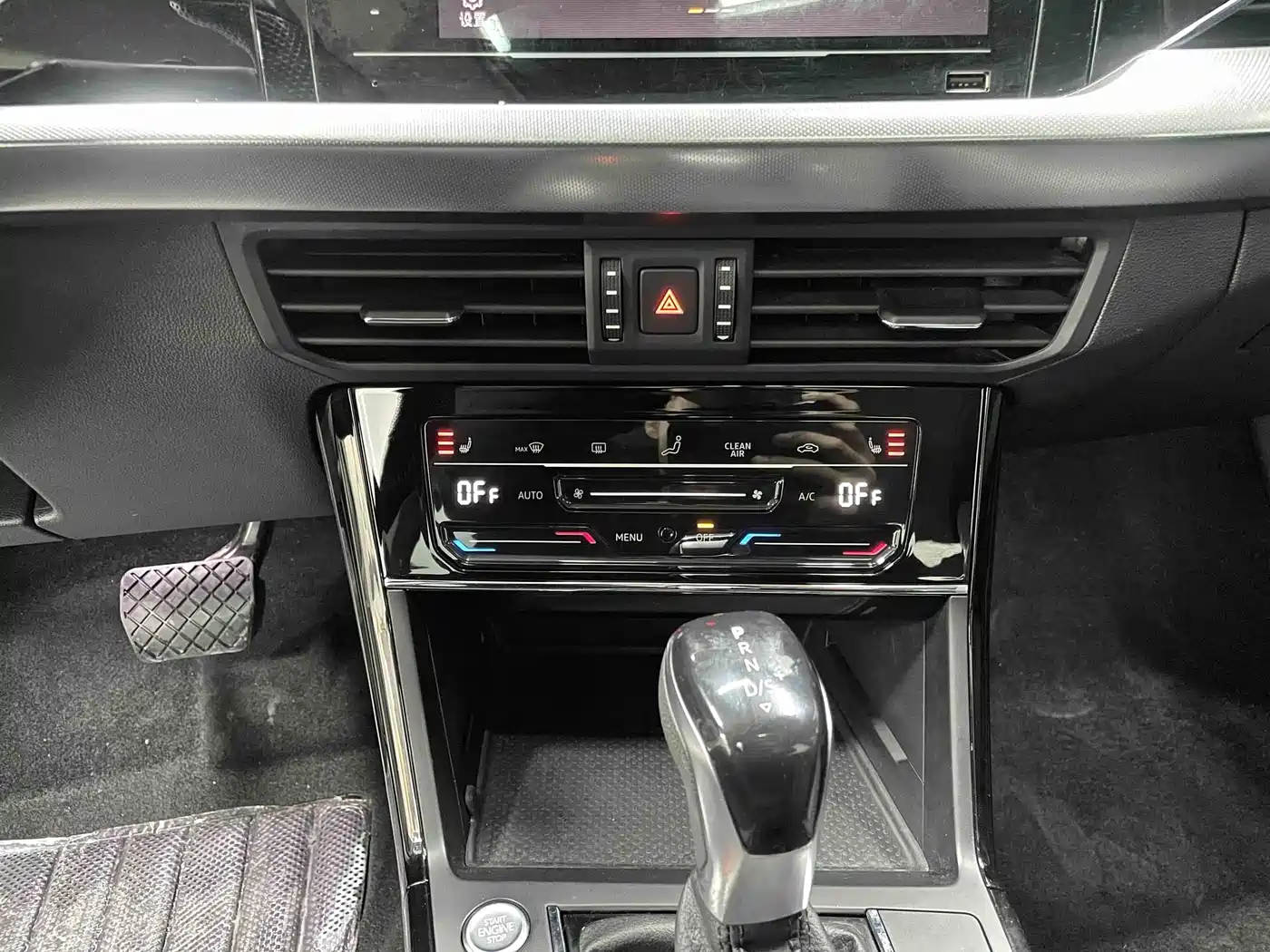 Volkswagen Passat 2023 Facelift 280TSI Business Edition фото 15