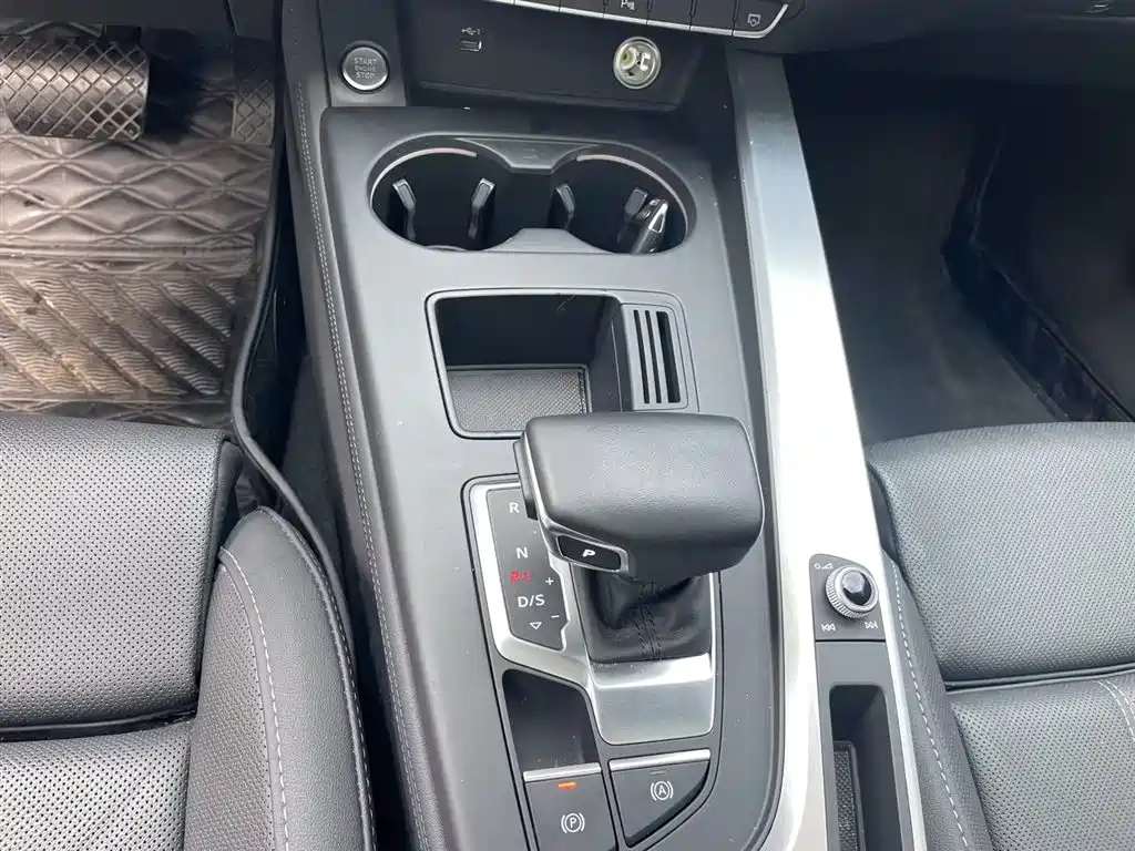 Audi A4L 2022 40 TFSI Luxury Dynamic фото 12