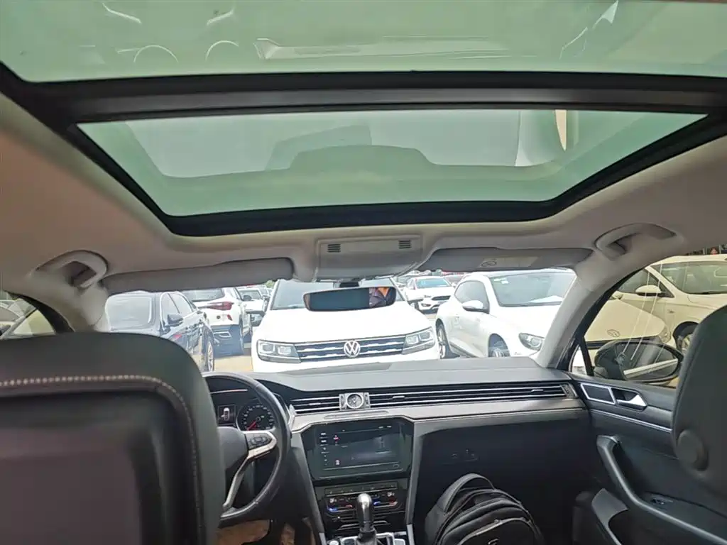 Volkswagen Magotan 2020 330TSI DSG Leading фото 18
