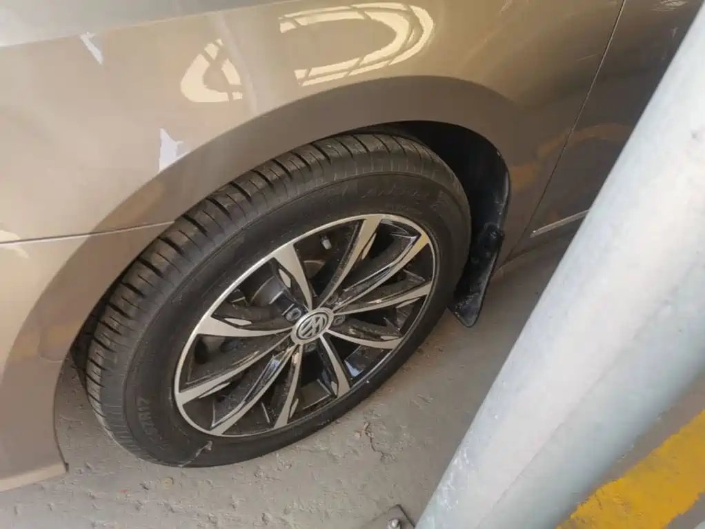 Фото 23 - Volkswagen Passat