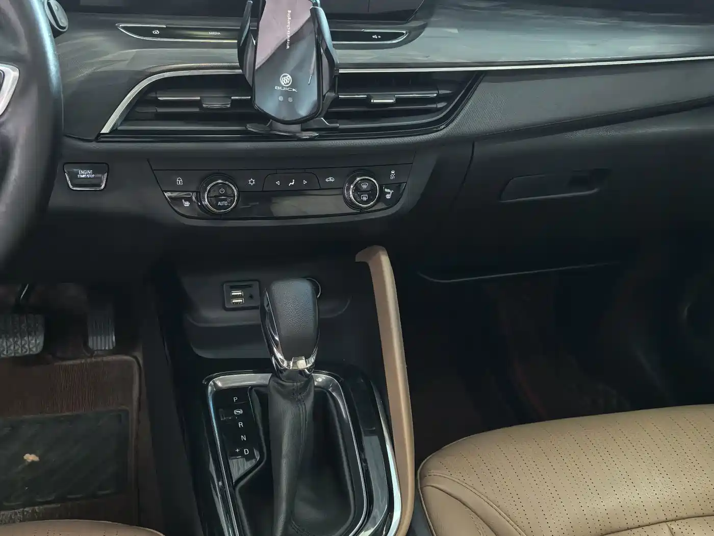 Buick GL6 2021 2021 323T Mild Hybrid Connected Luxury