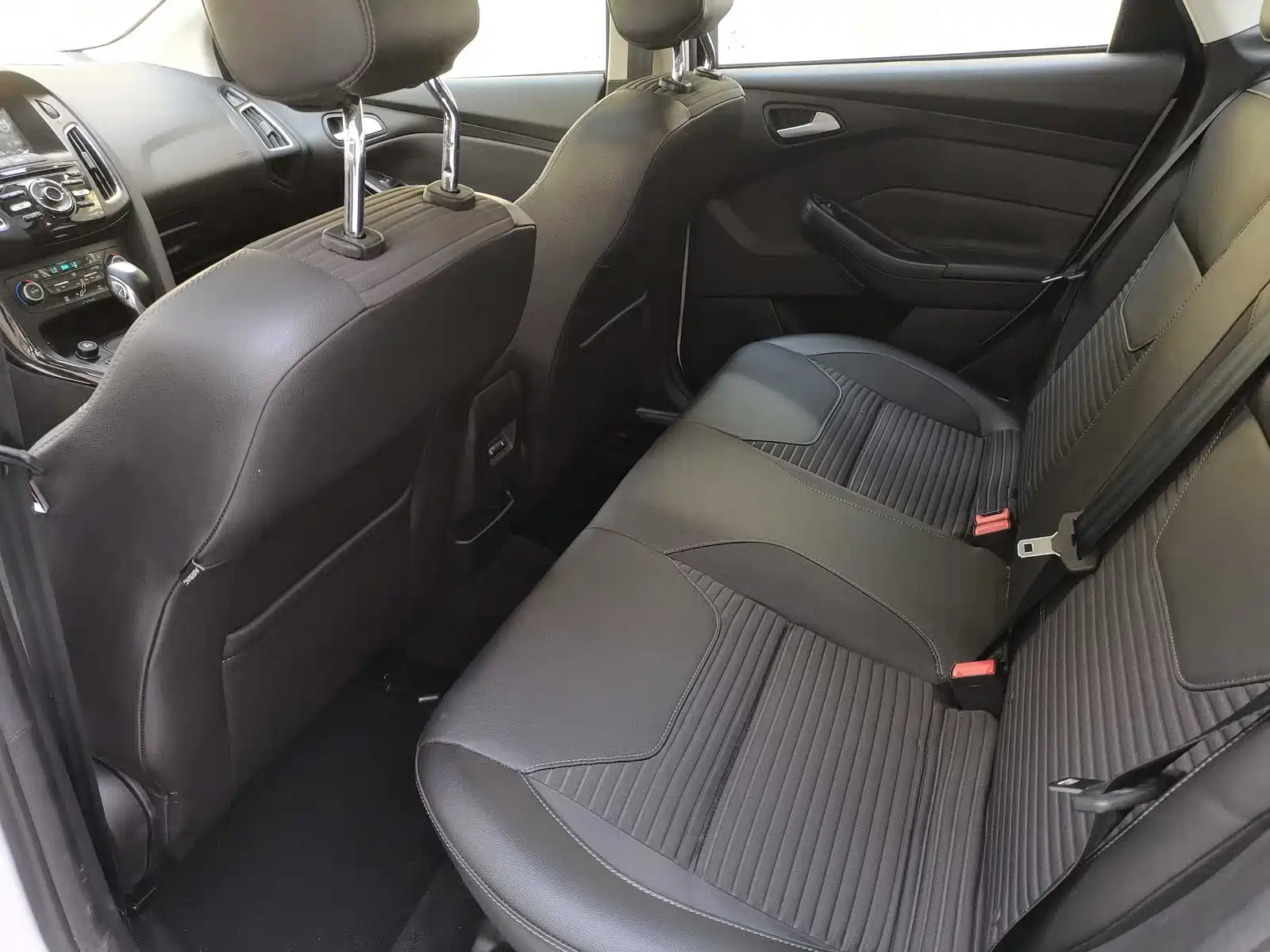 Фото 8 - Ford Focus