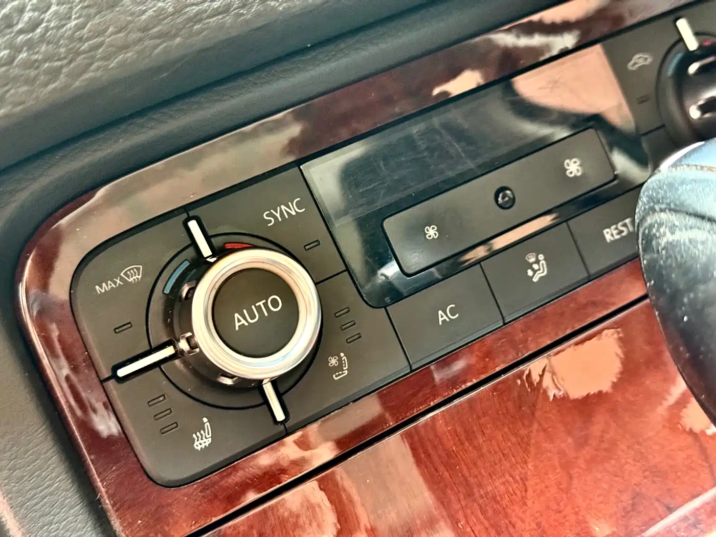 صورة 13 - Volkswagen Touareg