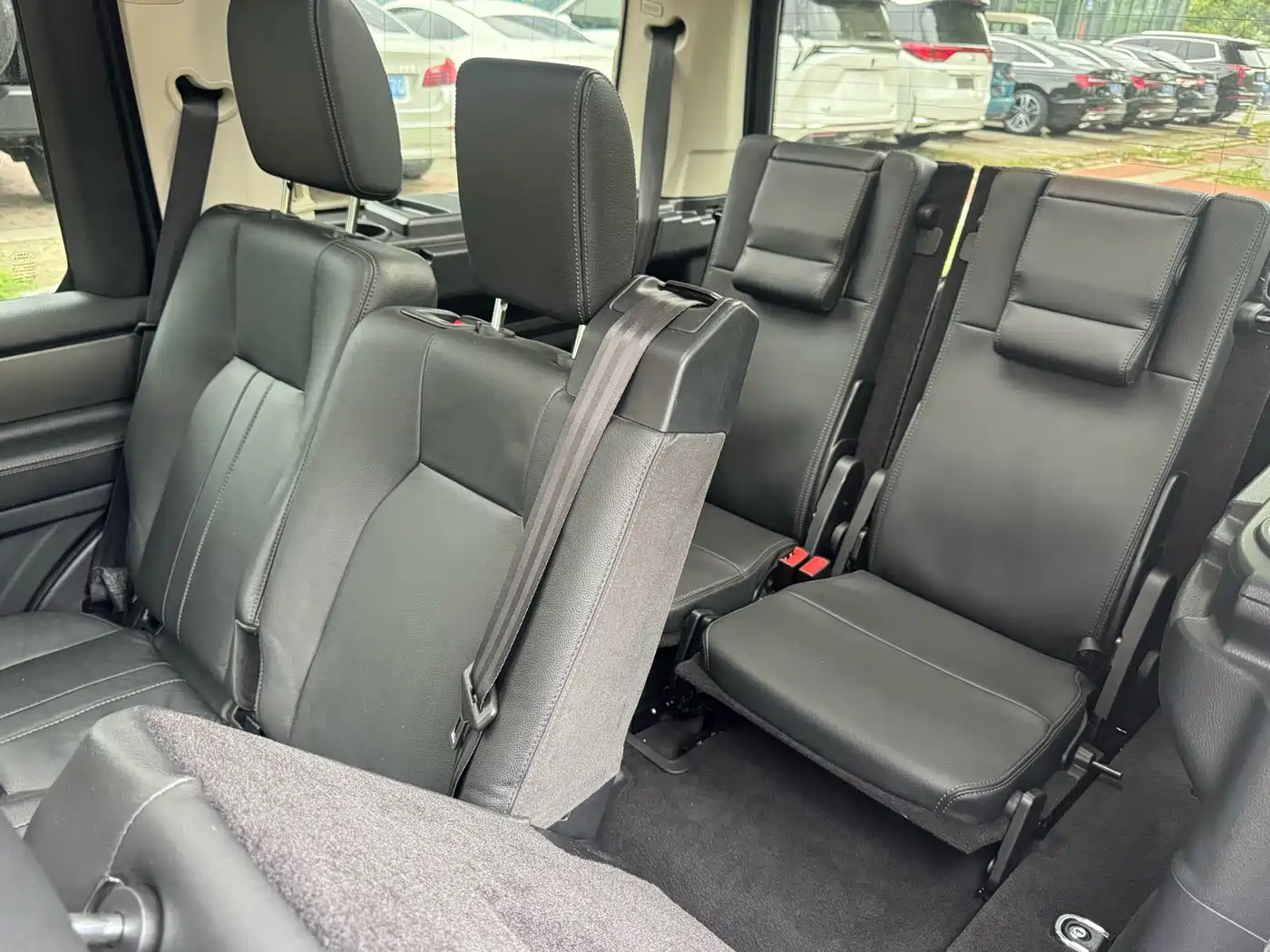 Фото 19 - Land Rover Discovery