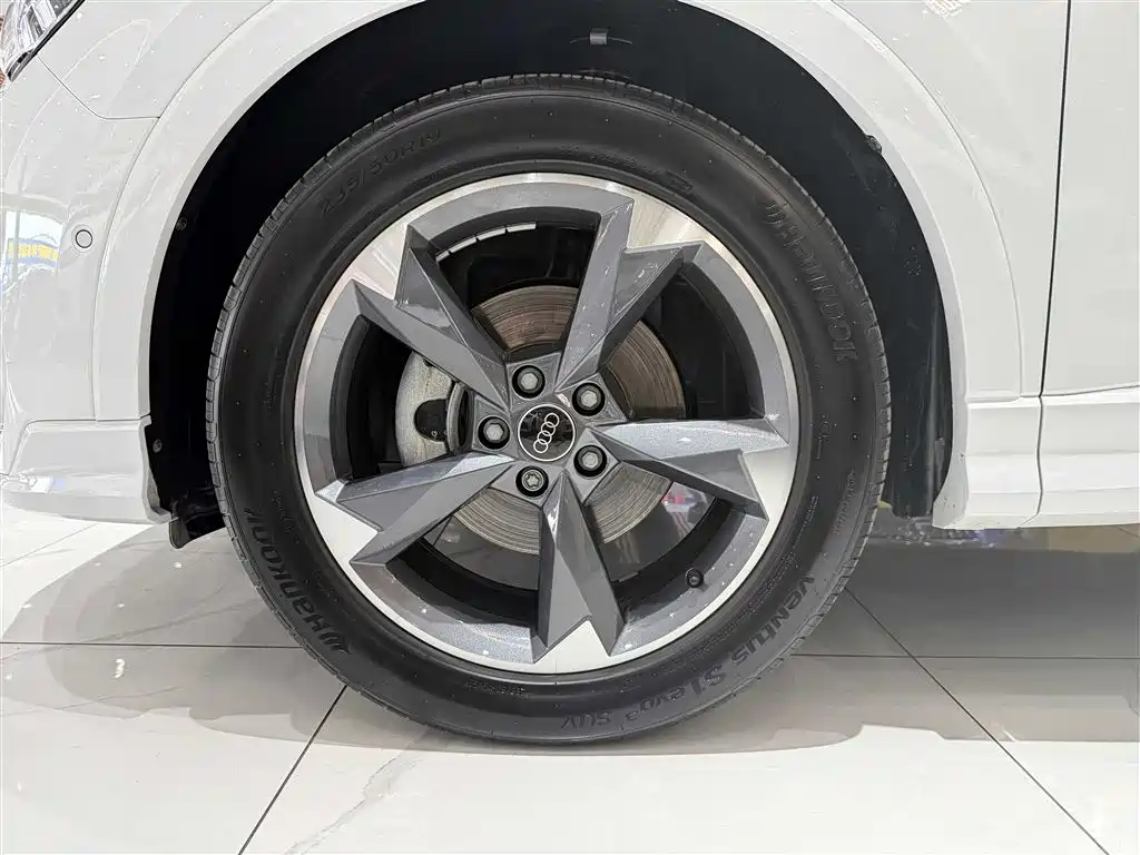 Audi Q3 2024 35 TFSI Fashion Sport фото 9