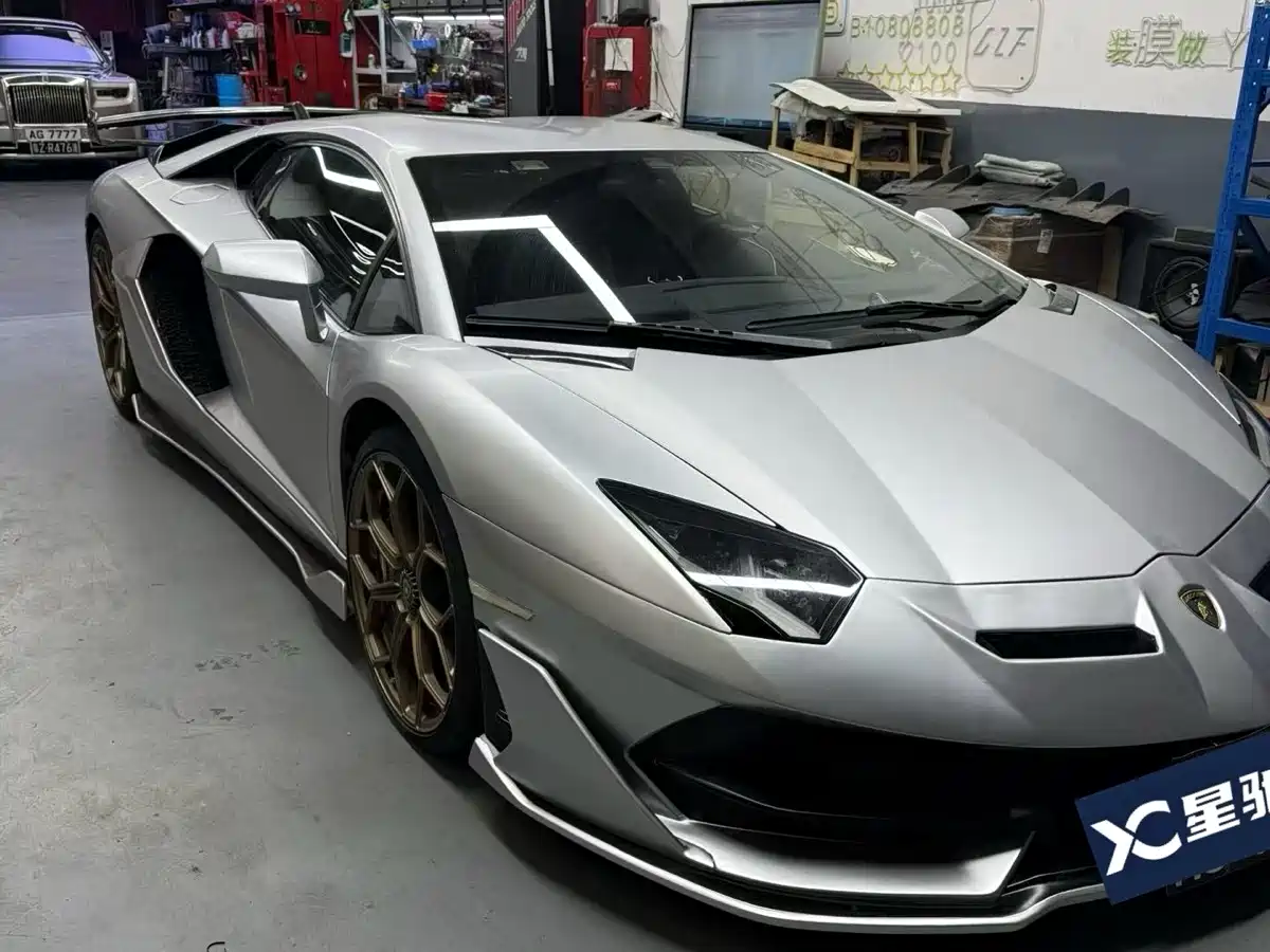 Lamborghini Aventador 2014 2011 LP 700-4