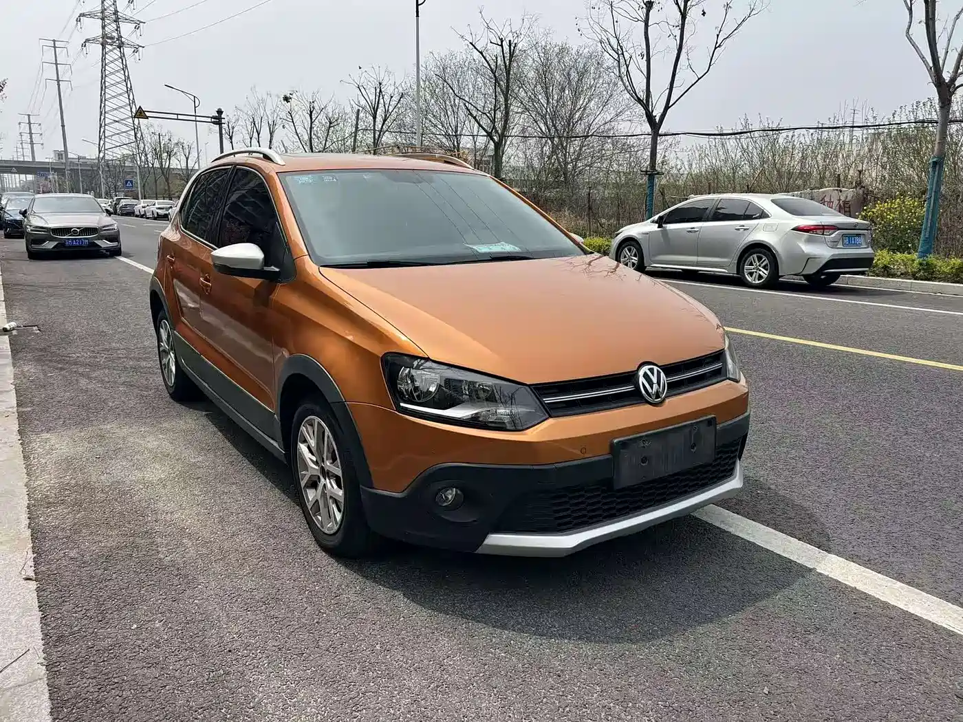 Volkswagen Polo 2016 1.6L Cross Polo Automatic фото 3