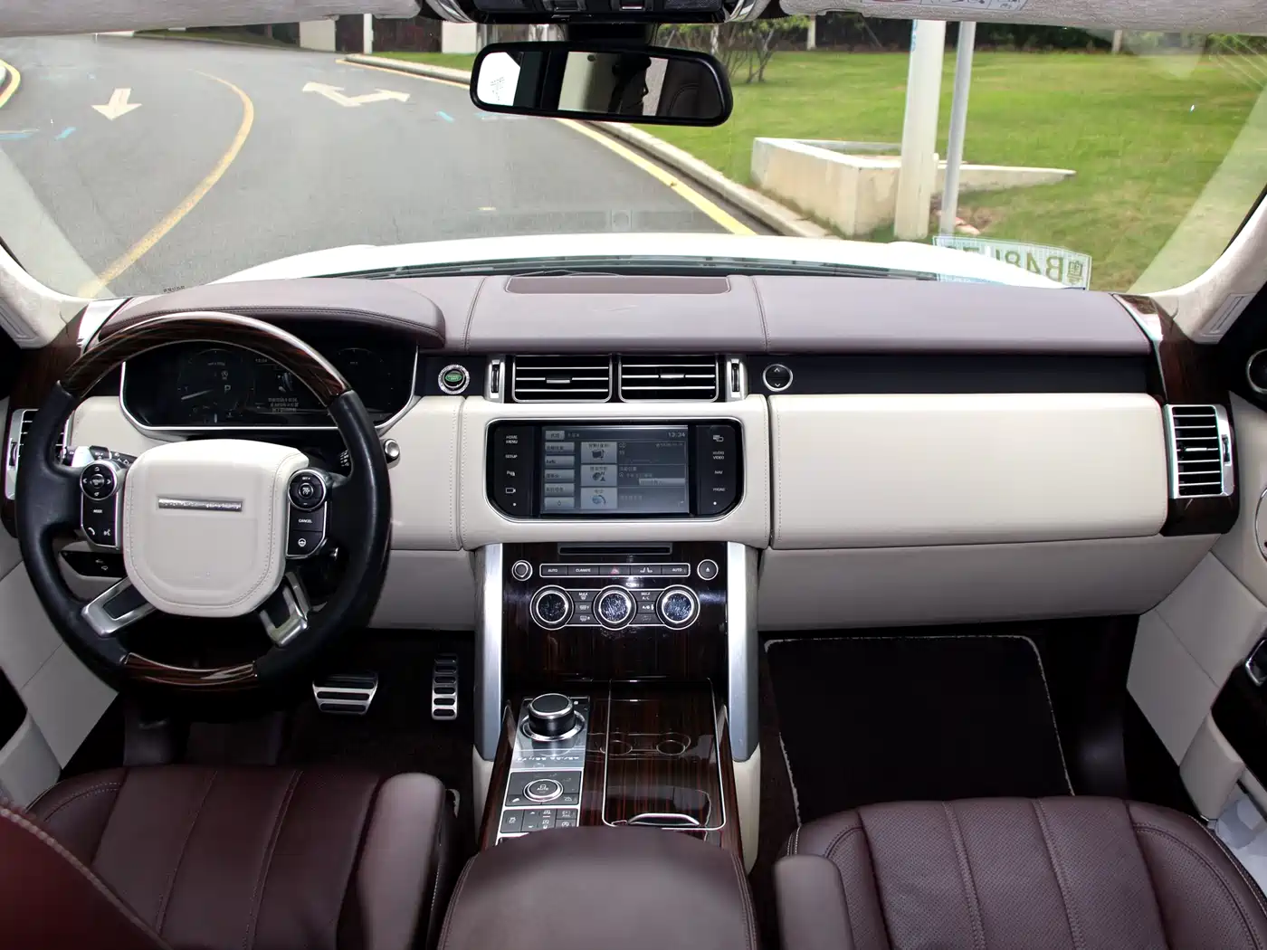 Land Rover Range Rover 2015 3.0 TDV6 Vogue фото 4