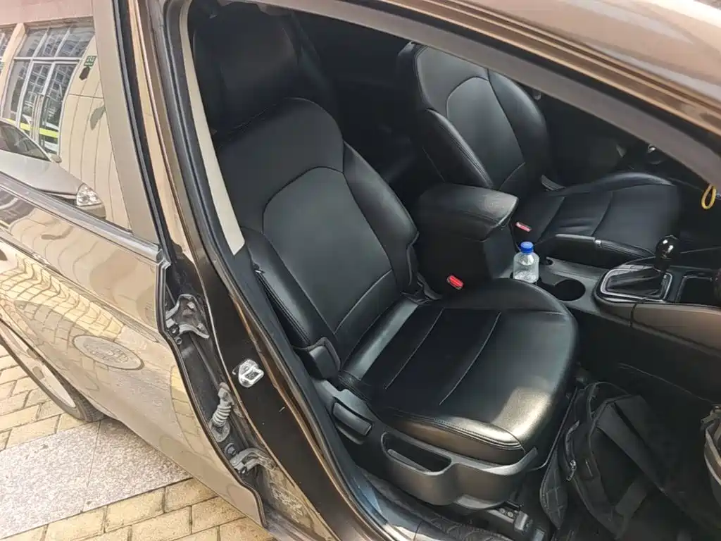 Kia Carens 2016 2013 2.0L 7-Seat Auto Standard China IV
