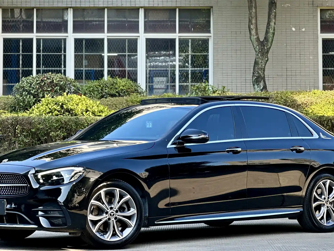 Mercedes-Benz E-Class 2022 E 300 L Luxury фото 2