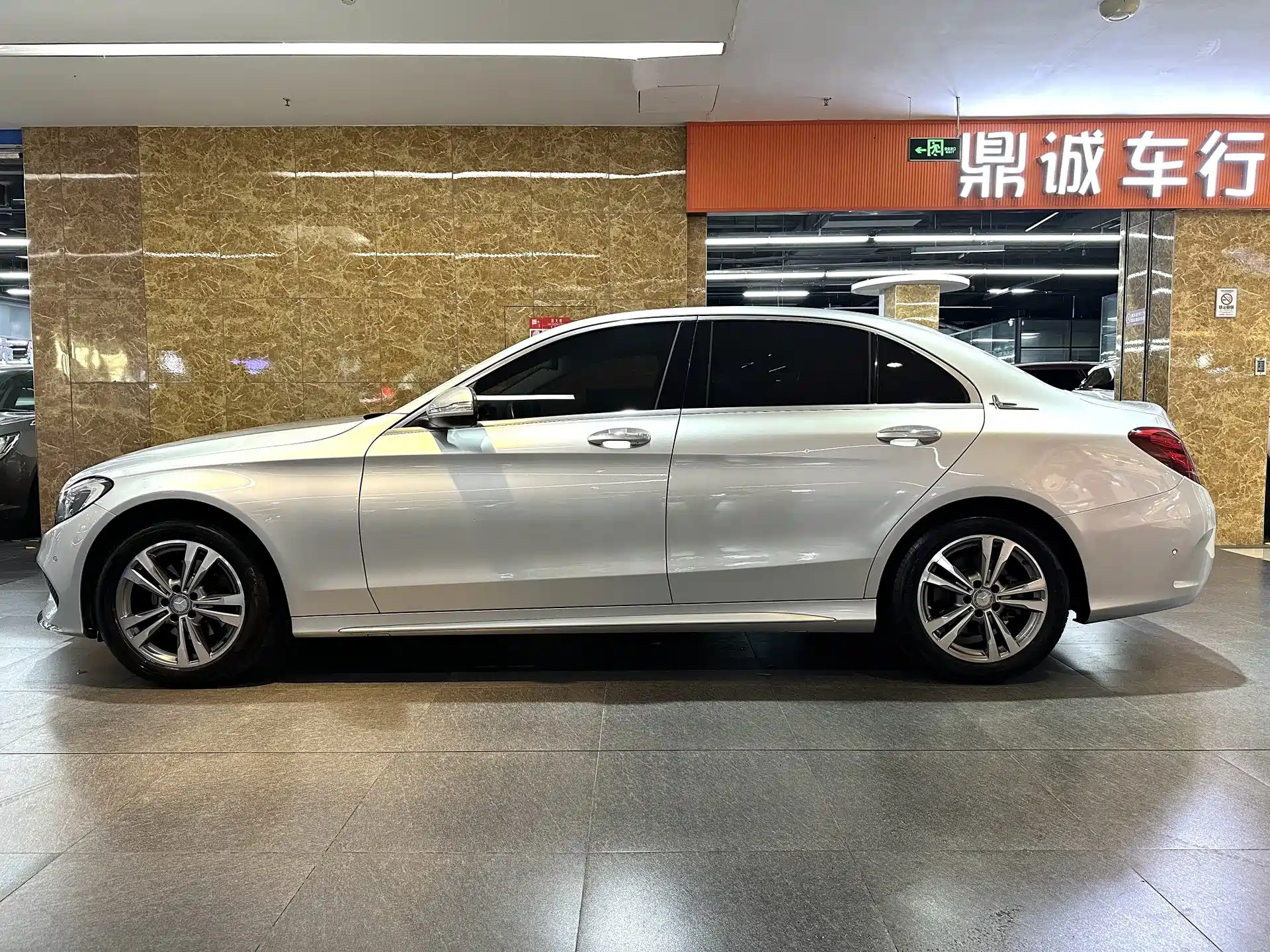 Фото 4 - Mercedes-Benz C-Class