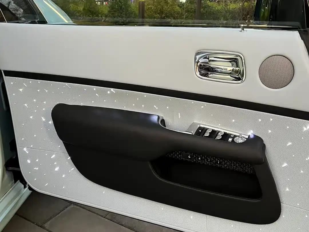 Rolls-Royce Wraith 2013 6.6T Standard фото 5