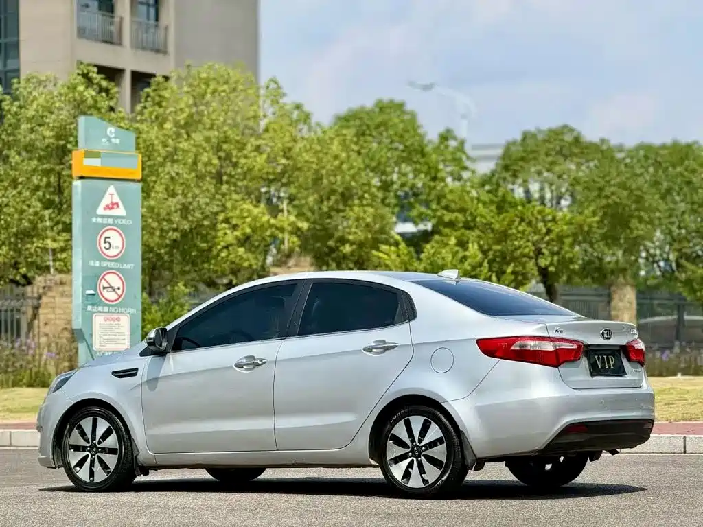 Photo 9 - Kia K2