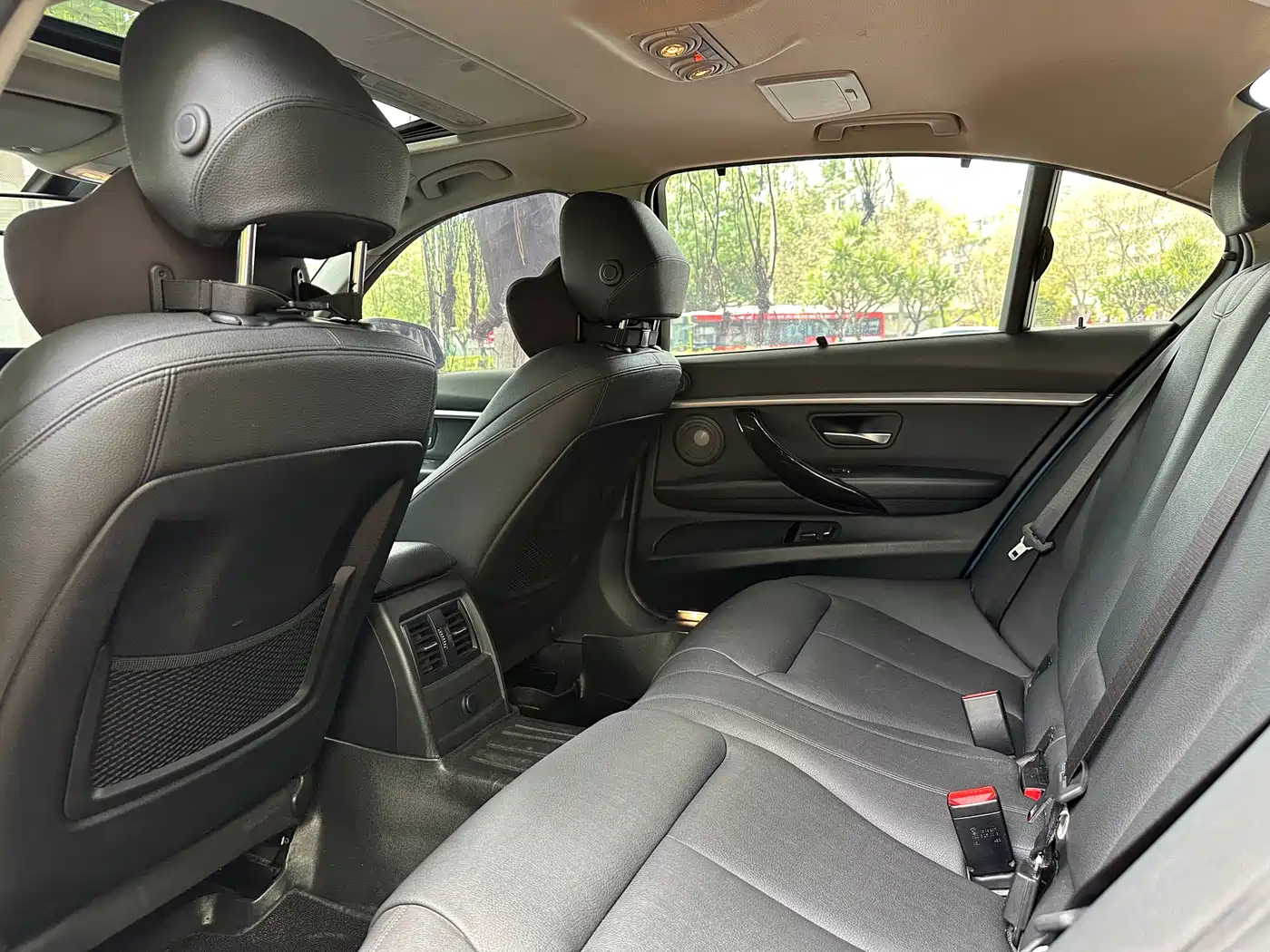 BMW 3 Series 2018 320Li M Sport Black Night Edition фото 10