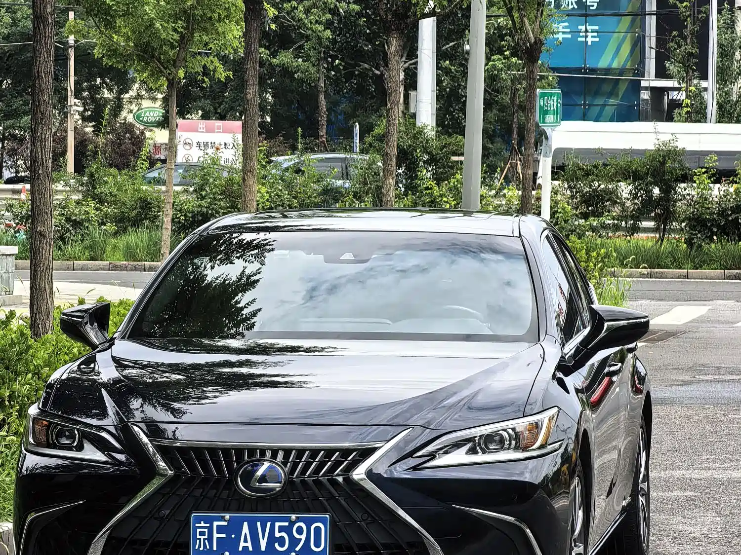 Фото 10 - Lexus ES