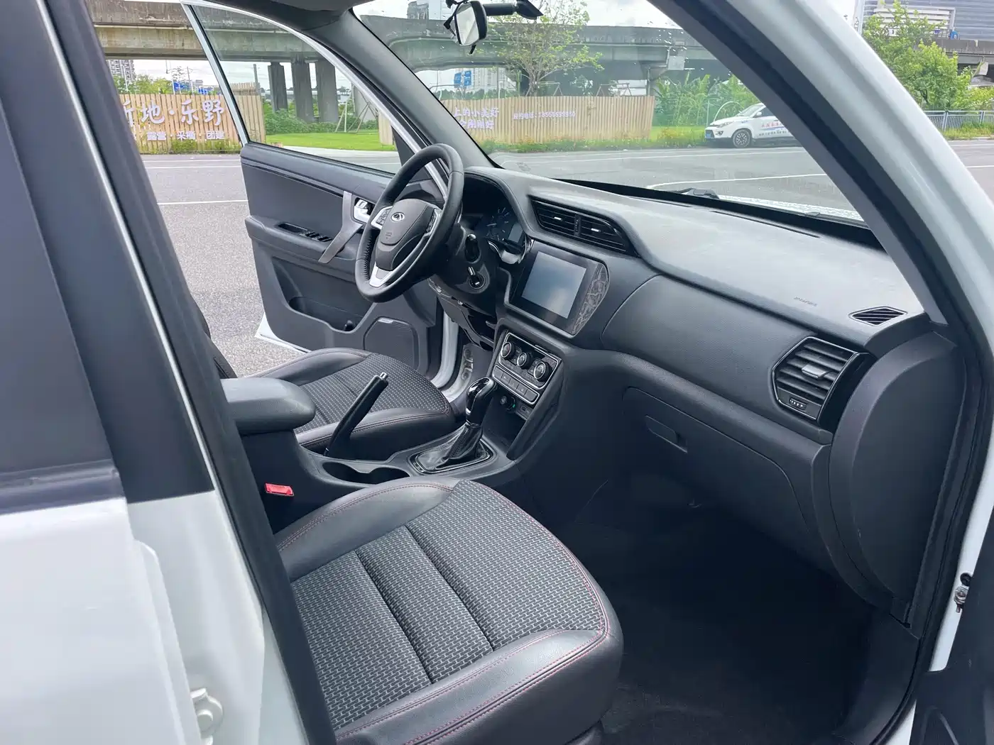Chery Tiggo 3 2017 2016 1.6L CVT Smart Edition