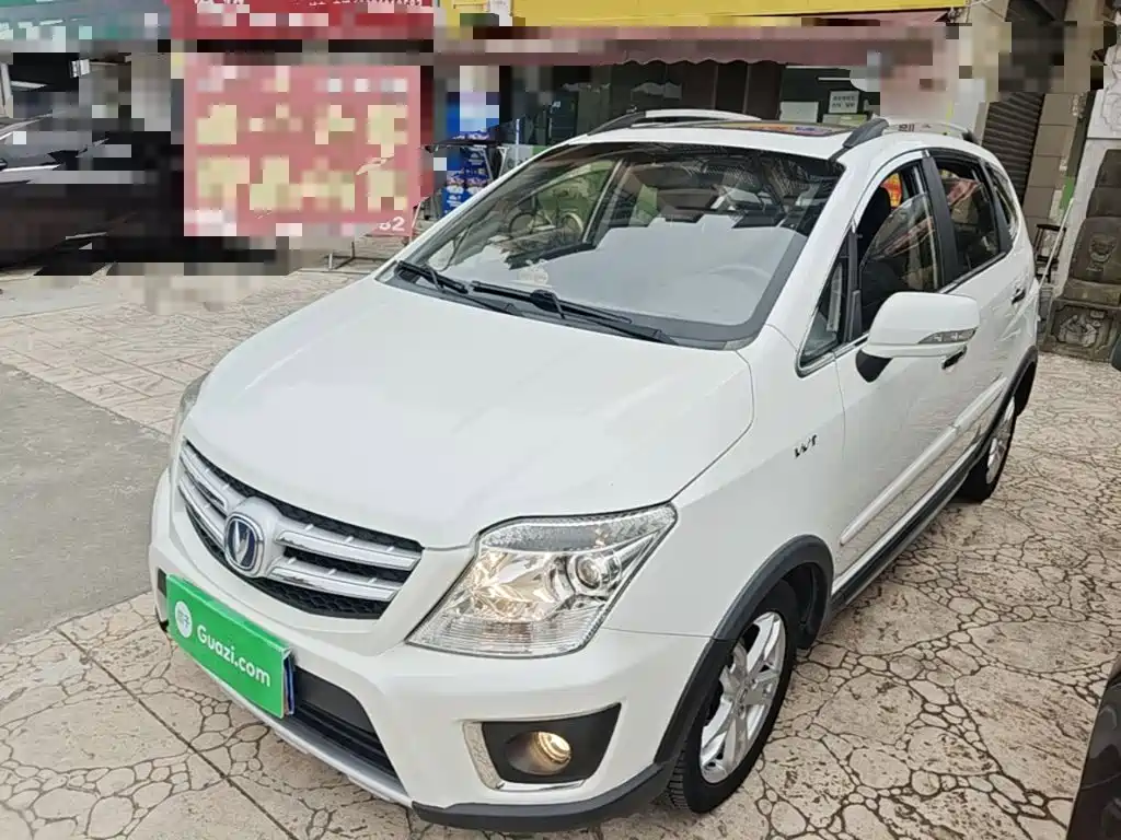 Changan CX20 2015 2014 1.4L Manual Sunroof Navigation Edition China V