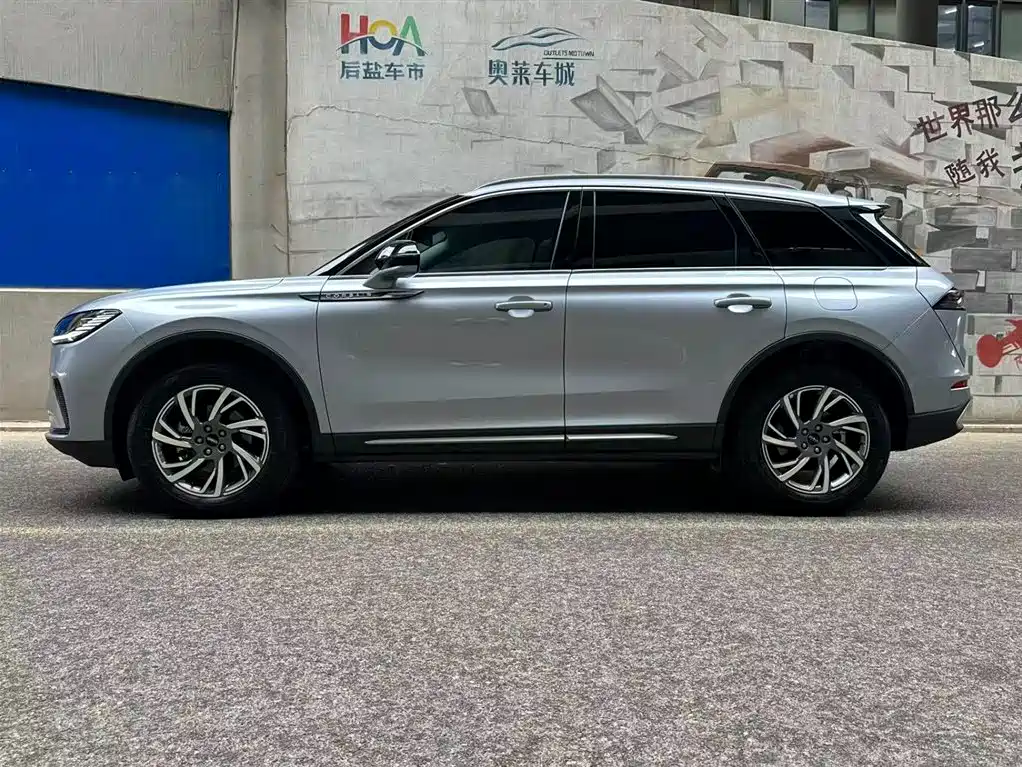 LINCOLN ADVENTURER
