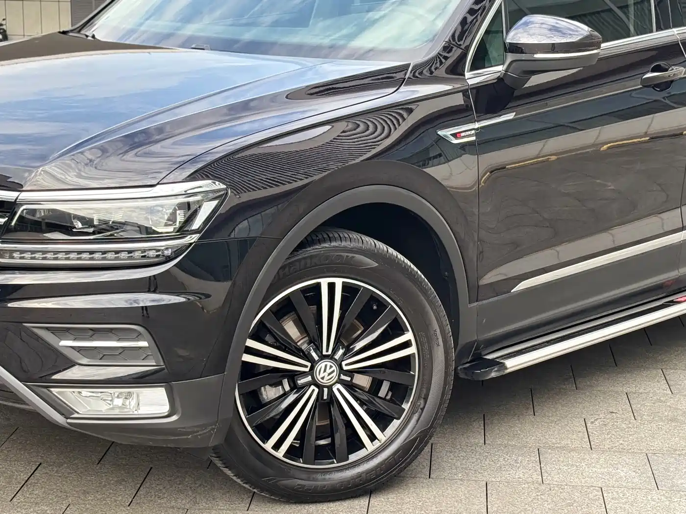 VOLKSWAGEN TIGUAN L