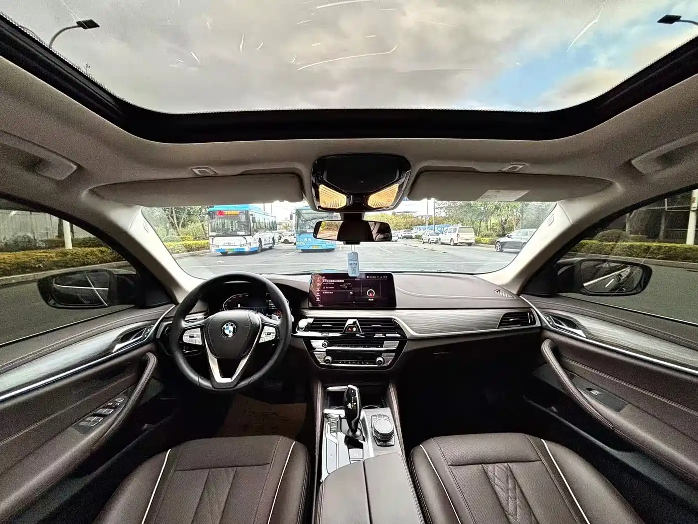 BMW 5 Series 2021 530Li Leading Luxury Package фото 6