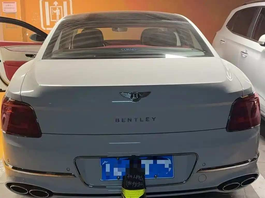 Bentley Flying Spur 2026 2024 4.0T V8 Standard Edition