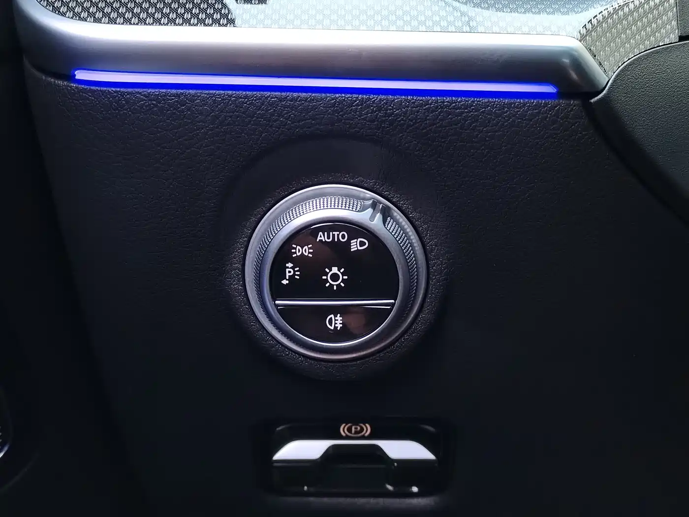 Mercedes-Benz C-Class 2025 Facelift C 260 L Sport Edition фото 18