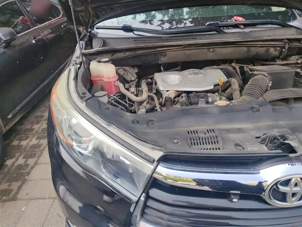 Toyota Highlander 2015 2.0T FWD Elite Edition 7-seater фото 21